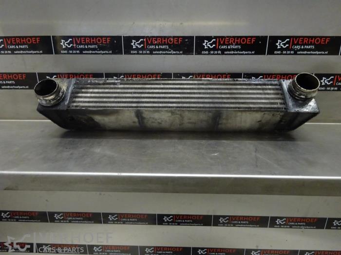 Intercooler d'un BMW 5 serie (E60) 525d 24V 2007