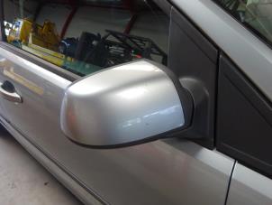 Used Wing mirror, right Ford Focus 2 Wagon 1.6 16V Price € 75,00 Margin scheme offered by Verhoef Cars & Parts