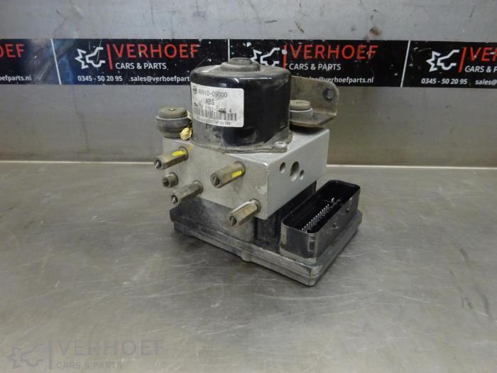 Usagé Pompe ABS Ssang Yong Kyron 2.0 M 200 Xdi 16V 4x4 Prix sur demande proposé par Verhoef Cars & Parts
