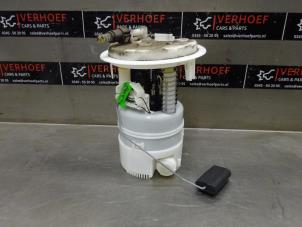 Usados Bomba de gasolina Peugeot 308 SW (4E/H) 1.6 VTI 16V Precio € 75,00 Norma de margen ofrecido por Verhoef Cars & Parts