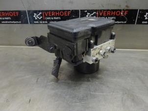 Usados Bomba ABS Volvo V40 (MV) 2.0 D4 16V Precio de solicitud ofrecido por Verhoef Cars & Parts