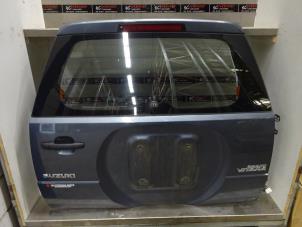 Usados Portón trasero Suzuki Grand Vitara II (JT) 1.6 16V Precio € 300,00 Norma de margen ofrecido por Verhoef Cars & Parts