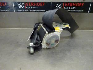 Usagé Ceinture arrière gauche Mitsubishi Lancer Sportback (CX) 1.8 MIVEC 16V Prix sur demande proposé par Verhoef Cars & Parts