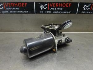 Gebrauchte Scheibenwischermotor vorne Kia Cee'd (EDB5) 1.4 CVVT 16V Preis € 50,00 Margenregelung angeboten von Verhoef Cars & Parts