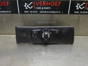 Usagé Commutateur lumière BMW 5 serie (E60) 525d 24V Prix € 40,00 Règlement à la marge proposé par Verhoef Cars & Parts