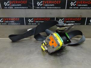 Used Front seatbelt, right Toyota Auris (E15) 1.6 Dual VVT-i 16V Price € 75,00 Margin scheme offered by Verhoef Cars & Parts