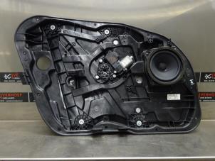 Usagé Mécanique vitre 4portes avant gauche Hyundai i40 CW (VFC) 1.6 GDI 16V Prix € 75,00 Règlement à la marge proposé par Verhoef Cars & Parts