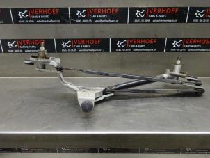 Usagé Mécanique essuie-glace Hyundai i40 CW (VFC) 1.6 GDI 16V Prix € 50,00 Règlement à la marge proposé par Verhoef Cars & Parts