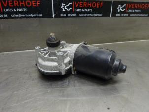 Used Front wiper motor Hyundai i40 CW (VFC) 1.6 GDI 16V Price € 90,00 Margin scheme offered by Verhoef Cars & Parts