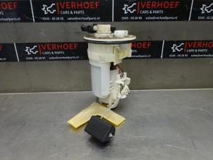 Usados Bomba de gasolina Toyota Corolla (E12) 1.6 16V VVT-i Precio € 50,00 Norma de margen ofrecido por Verhoef Cars & Parts