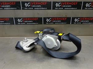 Usagé Ceinture de sécurité avant droite Toyota Corolla (E12) 1.6 16V VVT-i Prix sur demande proposé par Verhoef Cars & Parts
