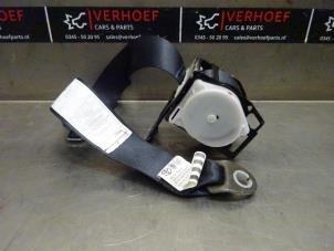 Usagé Ceinture de sécurité arrière gauche Toyota Corolla (E12) 1.6 16V VVT-i Prix sur demande proposé par Verhoef Cars & Parts