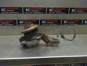 Used Knuckle, front right Renault Clio III (BR/CR) 1.2 16V 75 Price on request offered by Verhoef Cars & Parts