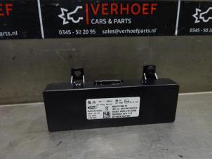 Usados Módulo de teléfono Peugeot 308 SW (L4/L9/LC/LJ/LR) 1.6 BlueHDi 120 Precio de solicitud ofrecido por Verhoef Cars & Parts