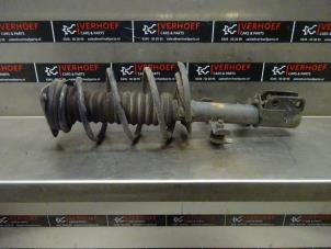 Used Front shock absorber rod, right Renault Clio IV (5R) 1.5 dCi 90 FAP Price on request offered by Verhoef Cars & Parts