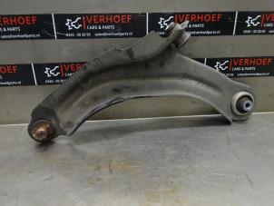 Used Front wishbone, left Renault Clio IV (5R) 1.5 dCi 90 FAP Price € 35,00 Margin scheme offered by Verhoef Cars & Parts