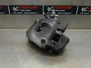 Usagé Etrier de frein (pince) avant droit Renault Clio IV (5R) 1.5 dCi 90 FAP Prix sur demande proposé par Verhoef Cars & Parts