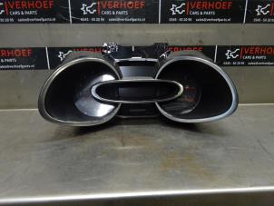 Used Instrument panel Renault Clio IV (5R) 1.5 dCi 90 FAP Price on request offered by Verhoef Cars & Parts