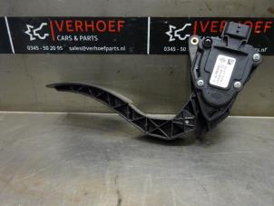 Used Throttle pedal position sensor Renault Clio IV (5R) 1.5 dCi 90 FAP Price on request offered by Verhoef Cars & Parts