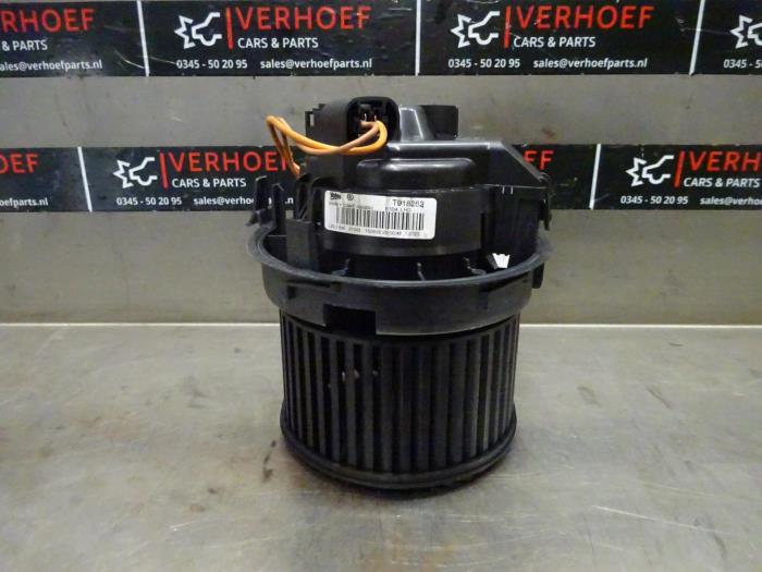 Motor de ventilador de calefactor de un Peugeot 108 1.0 12V 2017