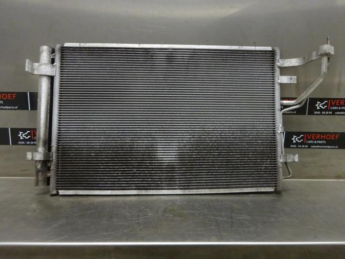 Air conditioning radiator from a Hyundai i30 Crosswagon (WWH) 2.0 CVVT 16V 2009