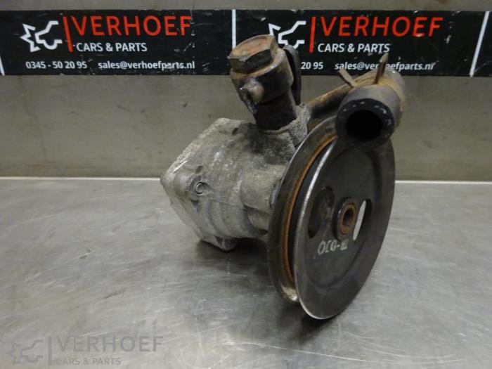 Usagé Pompe de direction Hyundai Getz 1.4i 16V Prix € 50,00 Règlement à la marge proposé par Verhoef Cars & Parts
