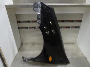 Used Front wing, left Nissan Almera Tino (V10M) 1.8 16V Price on request offered by Verhoef Cars & Parts