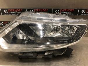 Used Headlight, left Nissan X-Trail (T32) 1.6 Energy dCi All Mode Price € 150,00 Margin scheme offered by Verhoef Cars & Parts