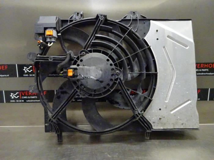 Cooling fans from a Citroën DS3 (SA) 1.2 12V PureTech 110 S&S 2015