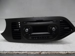Used Radio CD player Kia Picanto (TA) 1.2 16V Price € 100,00 Margin scheme offered by Verhoef Cars & Parts