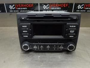 Używane Radioodtwarzacz CD Kia Rio III (UB) 1.2 CVVT 16V Cena na żądanie oferowane przez Verhoef Cars & Parts