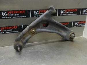 Usagé Bras de suspension avant gauche Citroen C1 1.0 12V Prix € 45,00 Règlement à la marge proposé par Verhoef Cars & Parts