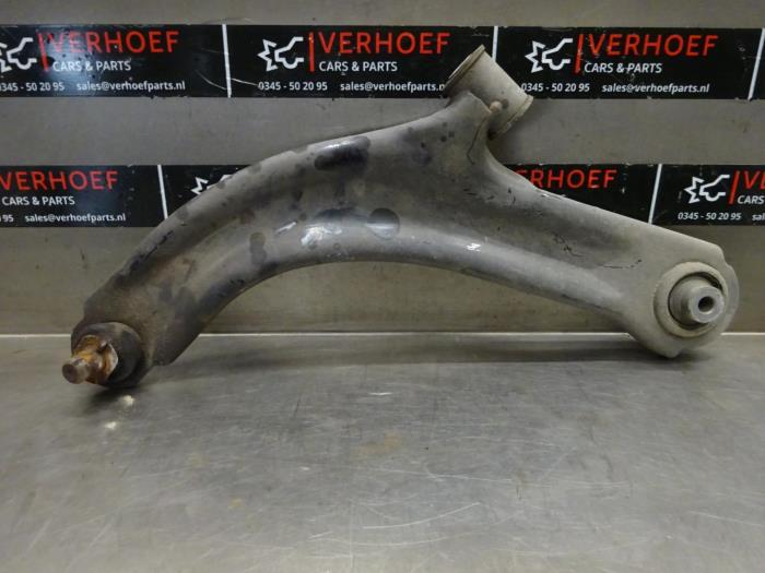 Front wishbone, left from a Renault Clio III Estate/Grandtour (KR) 1.5 dCi FAP 2012