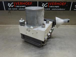 Used ABS pump Renault Clio III Estate/Grandtour (KR) 1.5 dCi FAP Price on request offered by Verhoef Cars & Parts