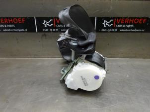 Used Rear seatbelt, right Renault Clio III Estate/Grandtour (KR) 1.5 dCi FAP Price on request offered by Verhoef Cars & Parts