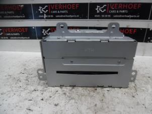Used CD player Chevrolet Cruze 1.8 16V VVT Price € 100,00 Margin scheme offered by Verhoef Cars & Parts