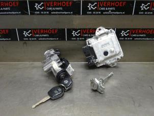 Used Set of cylinder locks (complete) Suzuki Baleno 1.2 Dual Jet 16V Price on request offered by Verhoef Cars & Parts
