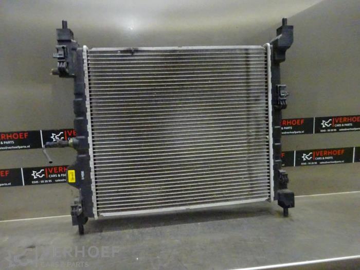 Usagé Radiateur Chevrolet Spark 1.2 16V Prix € 40,00 Règlement à la marge proposé par Verhoef Cars & Parts