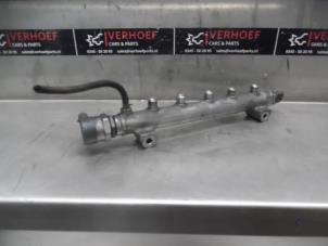 Used Fuel injector nozzle Hyundai Santa Fe II (CM) 2.2 CRDi 16V 4x2 Price € 100,00 Margin scheme offered by Verhoef Cars & Parts