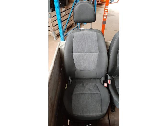 Seat, right from a Kia Picanto (TA) 1.0 12V 2016
