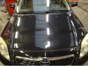 Używane Maska Toyota Avensis Wagon (T25/B1E) 2.0 16V D-4D Cena € 100,00 Procedura marży oferowane przez Verhoef Cars & Parts