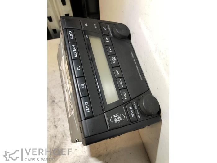 Używane Radio Mazda 323 Fastbreak (BJ14) 2.0 16V Cena na żądanie oferowane przez Verhoef Cars & Parts