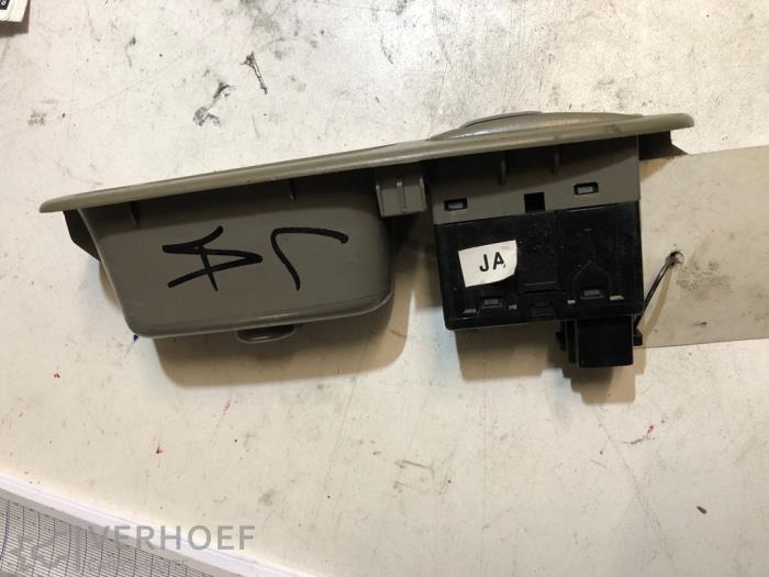Usados Interruptor de ventanilla eléctrica Chevrolet Evanda 2.0 16V Precio de solicitud ofrecido por Verhoef Cars & Parts