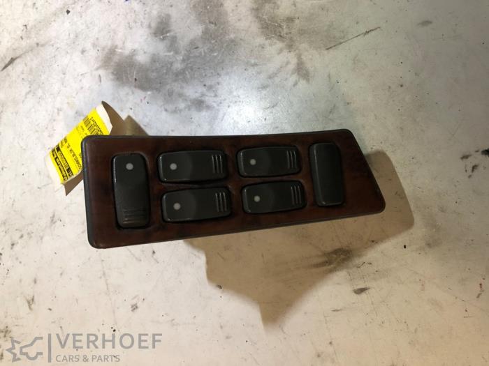 Usados Interruptor combinado de ventanillas Daewoo Espero 2.0 CD Precio € 25,00 Norma de margen ofrecido por Verhoef Cars & Parts