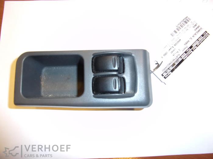 Usados Interruptor combinado de ventanillas Daewoo Lanos (TA/TF08/48/86) 1.5 Precio € 25,00 Norma de margen ofrecido por Verhoef Cars & Parts