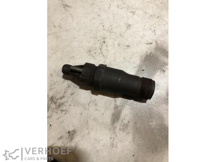 Usagé Injecteurs Ssang Yong Musso 2.9D Prix € 50,00 Règlement à la marge proposé par Verhoef Cars & Parts