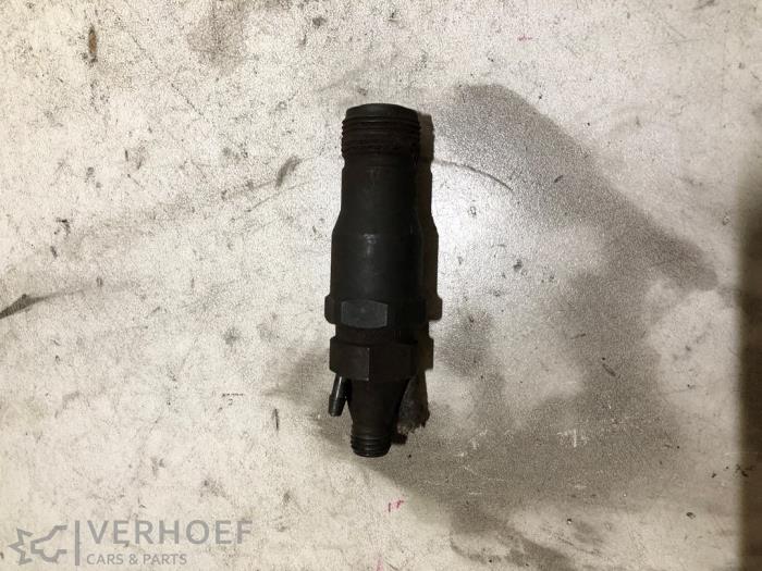Usagé Injecteurs Ssang Yong Musso 2.9D Prix € 50,00 Règlement à la marge proposé par Verhoef Cars & Parts