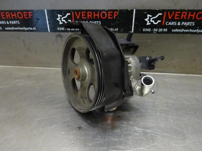 Power steering pump from a Citroën Nemo (AA) 1.4 HDi 70 2010