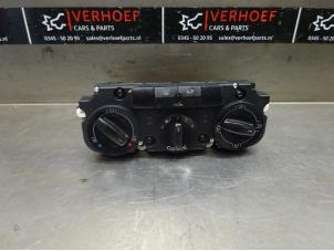 Używane Panel sterowania nagrzewnicy Volkswagen Golf V (1K1) 1.6 FSI 16V Cena € 40,00 Procedura marży oferowane przez Verhoef Cars & Parts