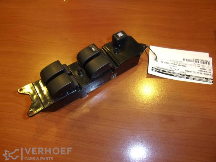 Usados Interruptor combinado de ventanillas Mitsubishi Outlander (CU) 2.0 16V 4x2 Precio € 40,00 Norma de margen ofrecido por Verhoef Cars & Parts